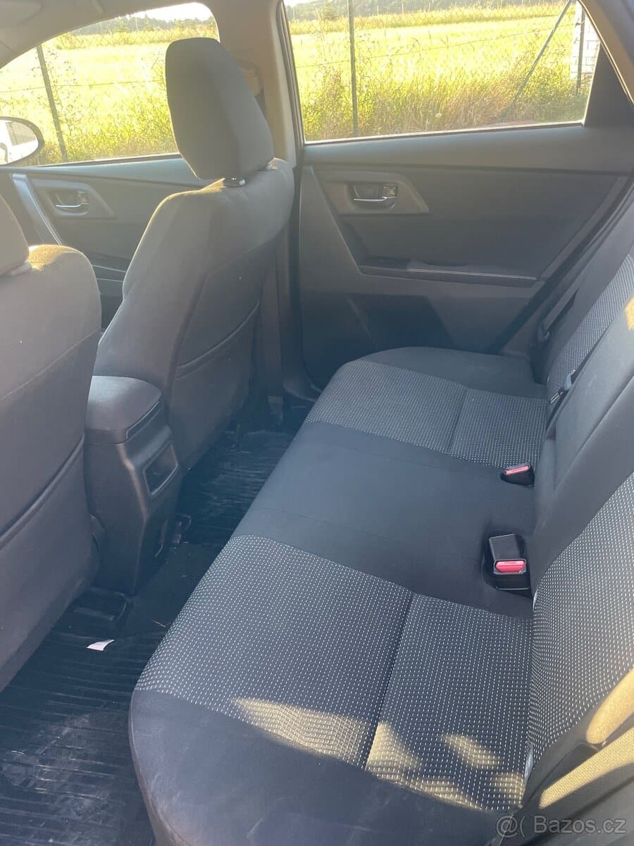 Toyota AURIS - 6