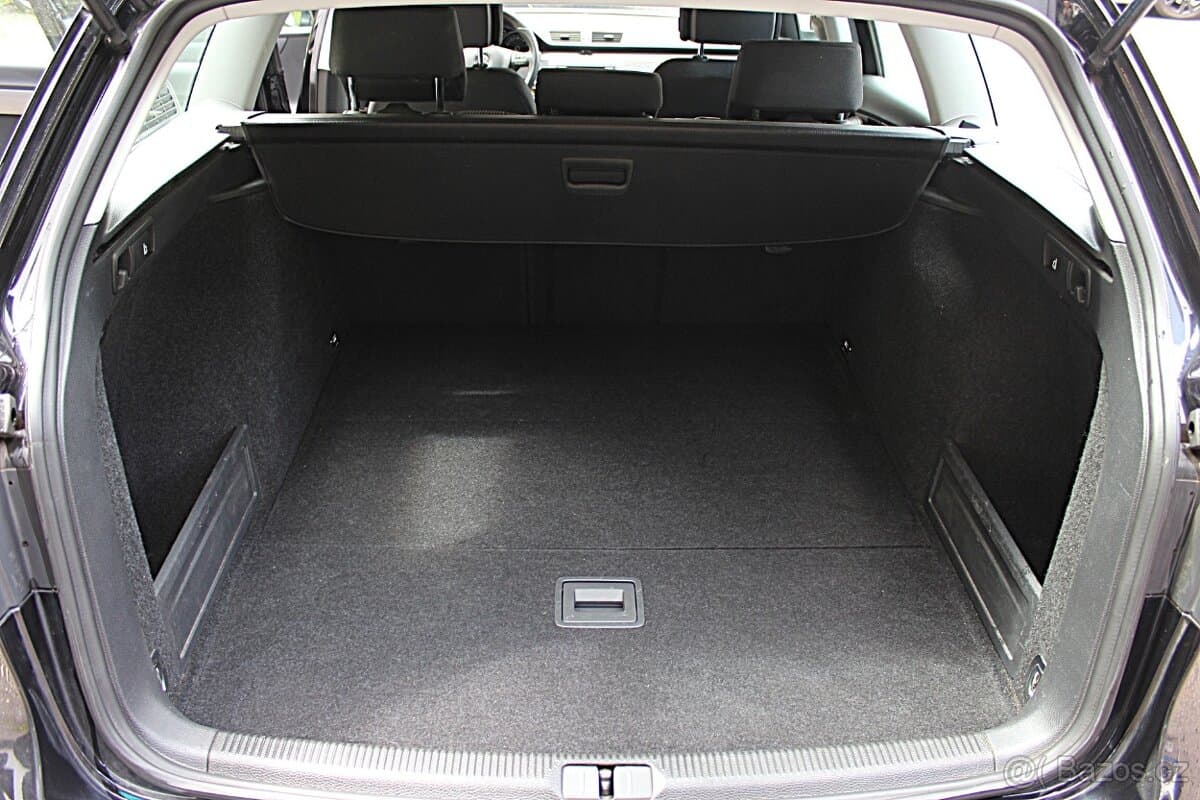 2011 Volkswagen PASSAT - 6