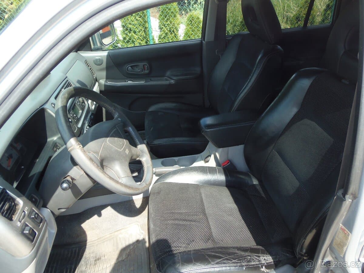 Mitsubishi PAJERO - 6