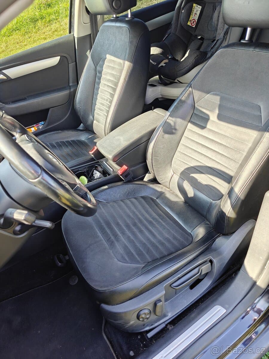 2011 Volkswagen PASSAT - 6