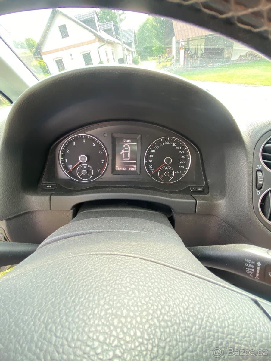 Volkswagen GOLF - 6