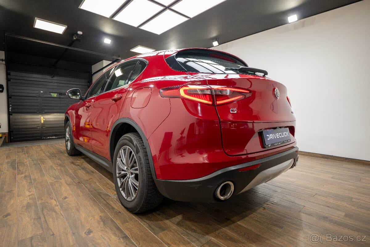 2017 Alfa Romeo STELVIO - 6