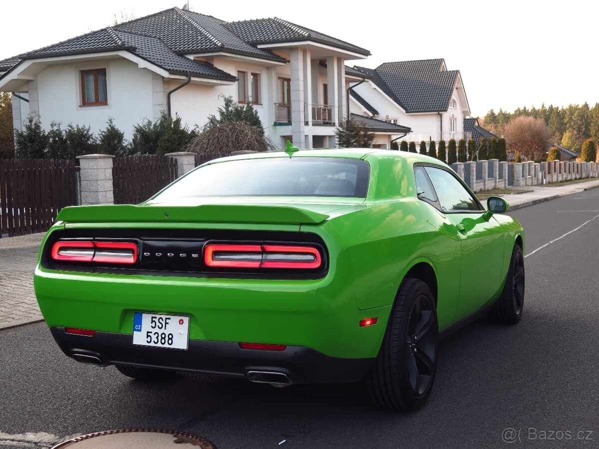 2017 Dodge CHALLENGER - 6