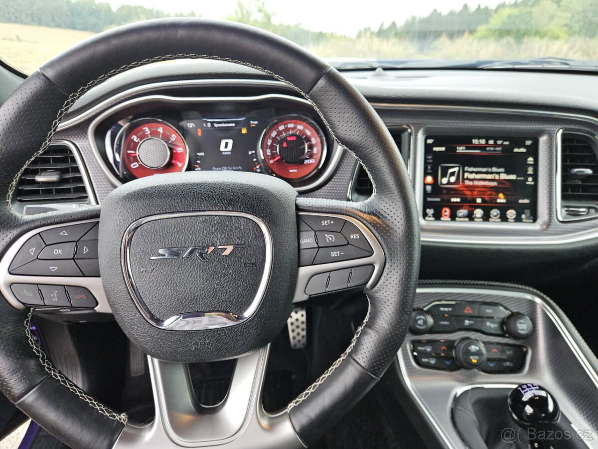 2017 Dodge CHALLENGER - 6