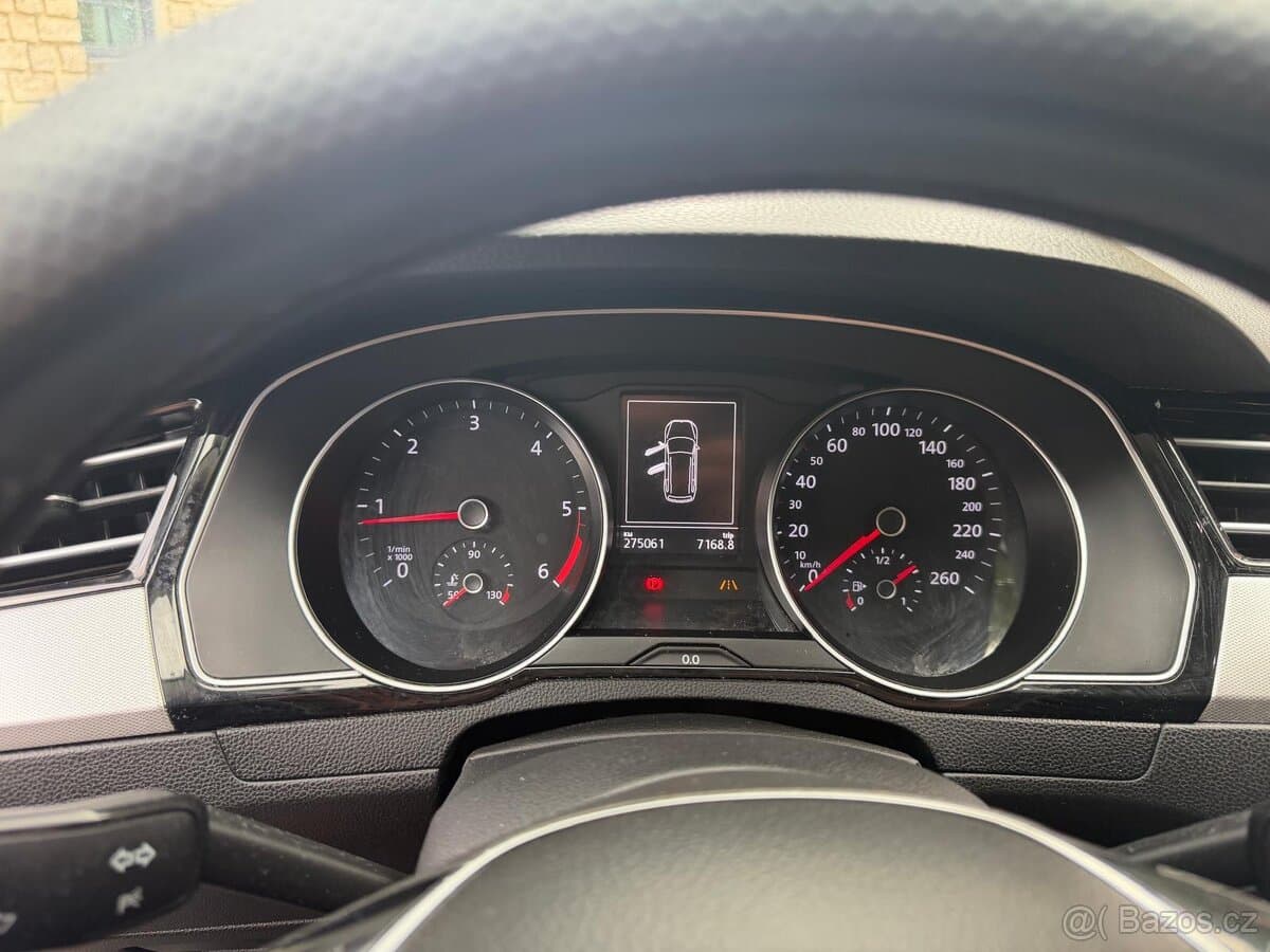 2016 Volkswagen PASSAT - 6