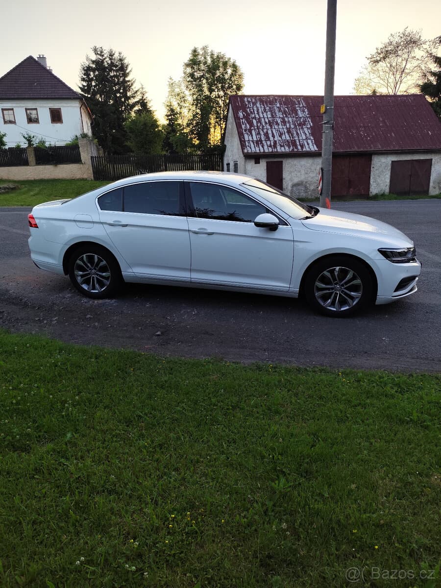 2019 Volkswagen PASSAT - 6