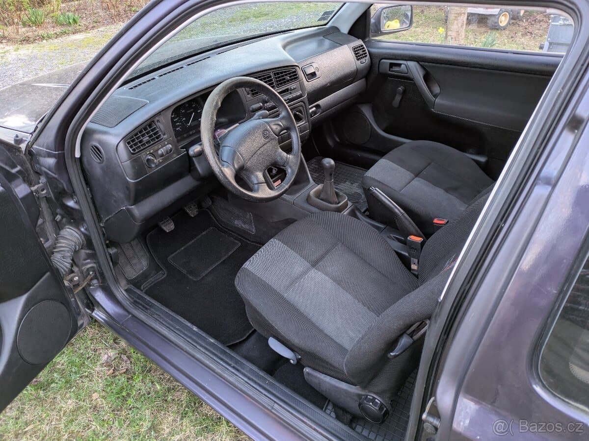 Volkswagen GOLF - 6
