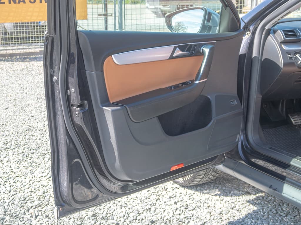 2012 Volkswagen PASSAT - 6