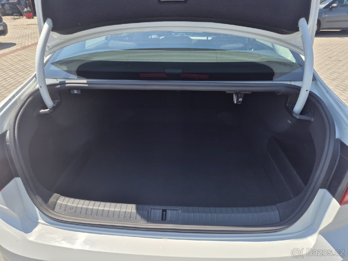 2021 Volkswagen PASSAT - 6
