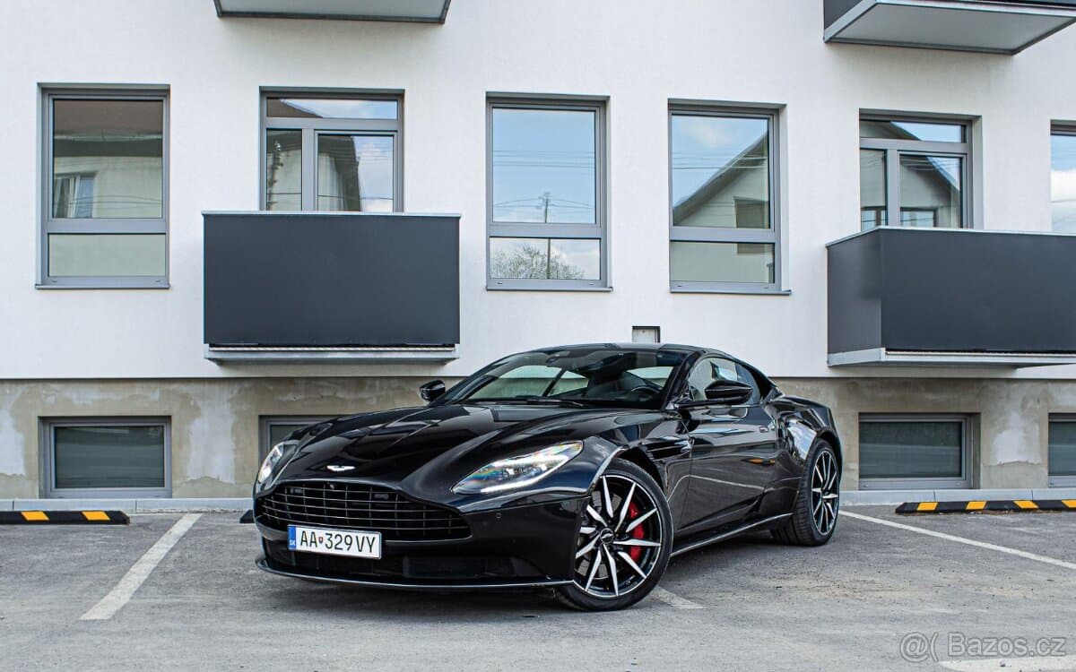 2017 Aston Martin DB11 - 6