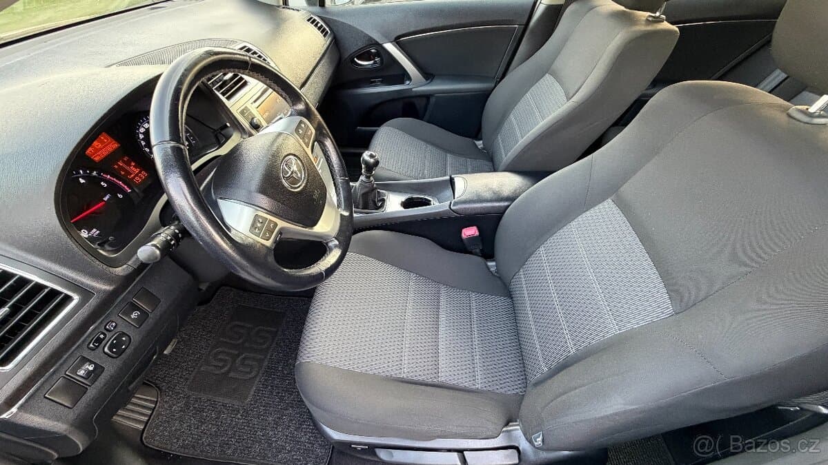 2012 Toyota AVENSIS - 6