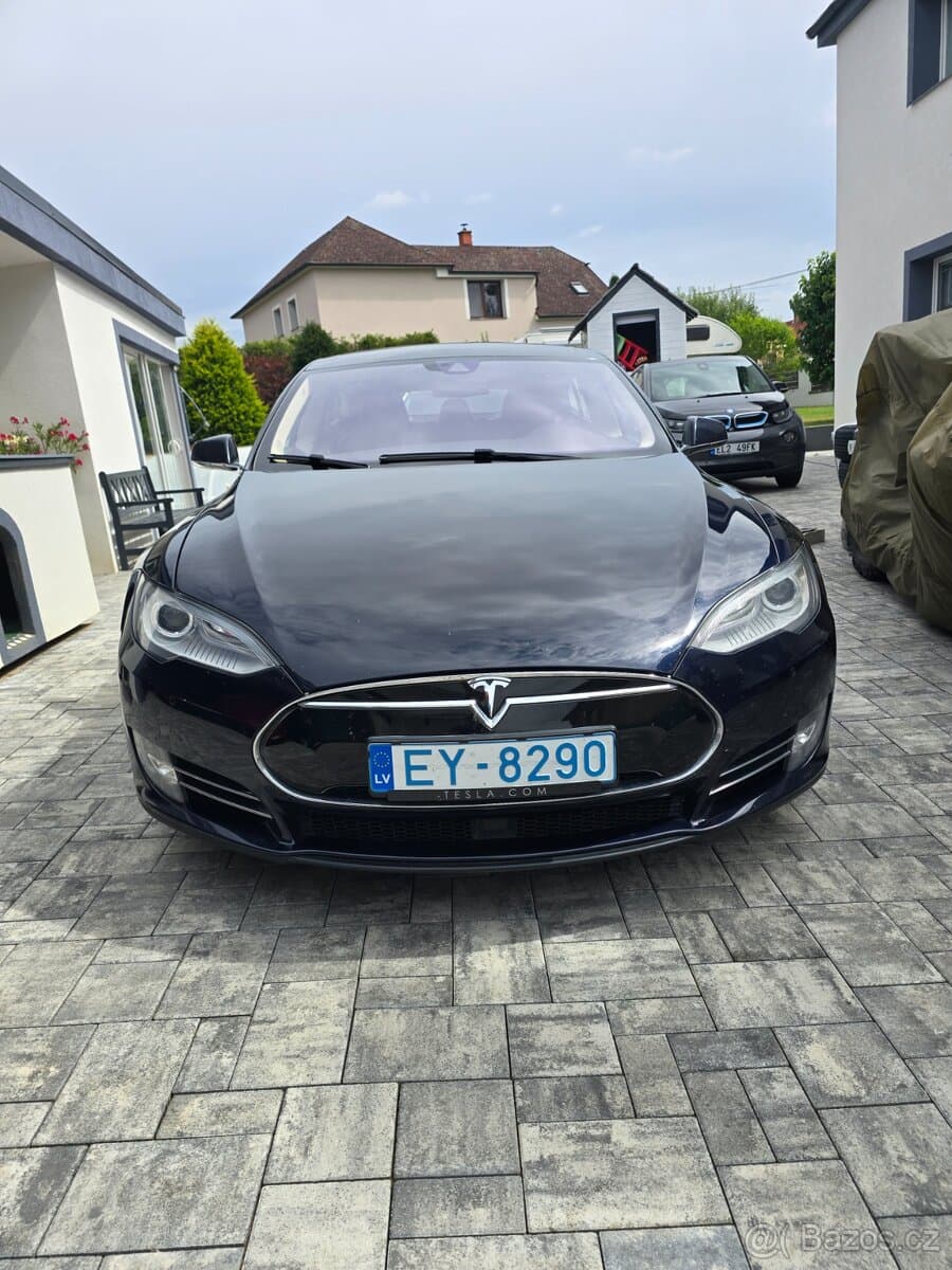 2015 Tesla MODEL S - 6
