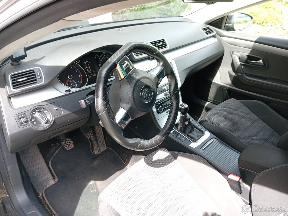 2011 Volkswagen PASSAT CC - 6