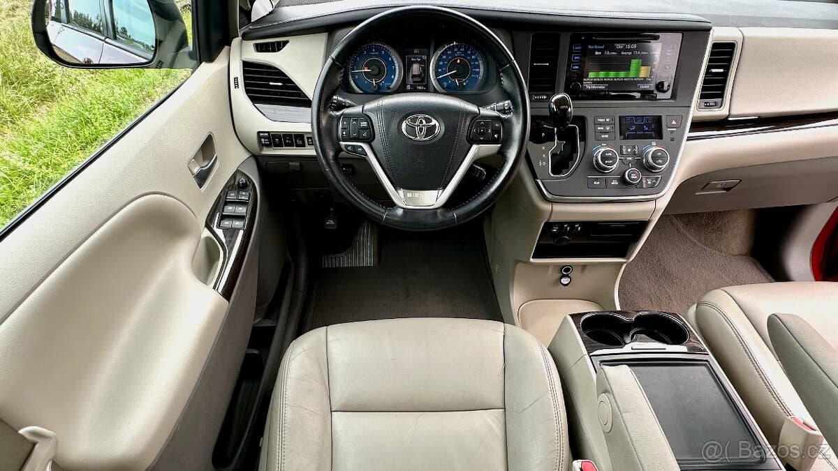 2016 Toyota SIENNA - 6