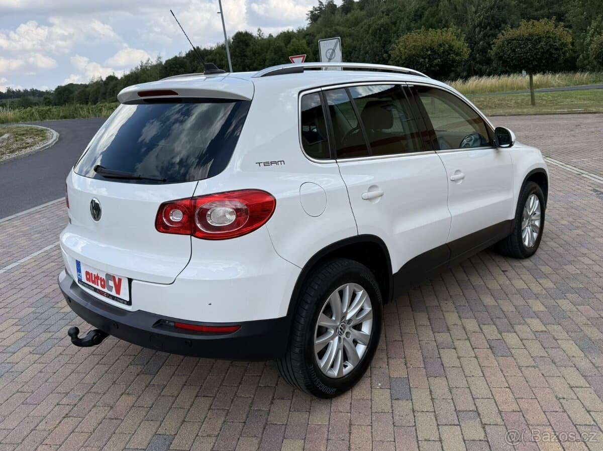 2011 Volkswagen TIGUAN - 6