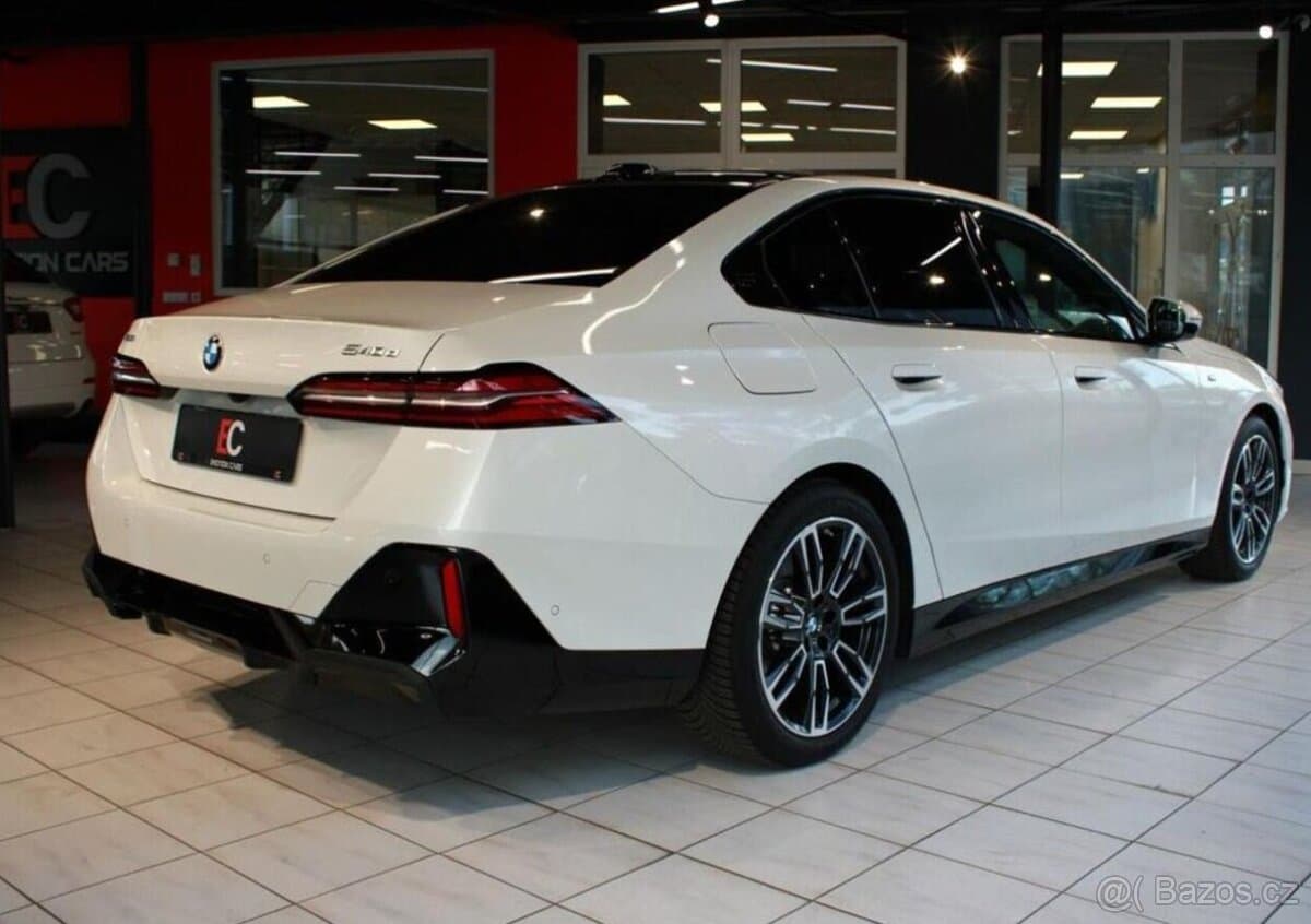 2025 BMW 5-SERIES - 6