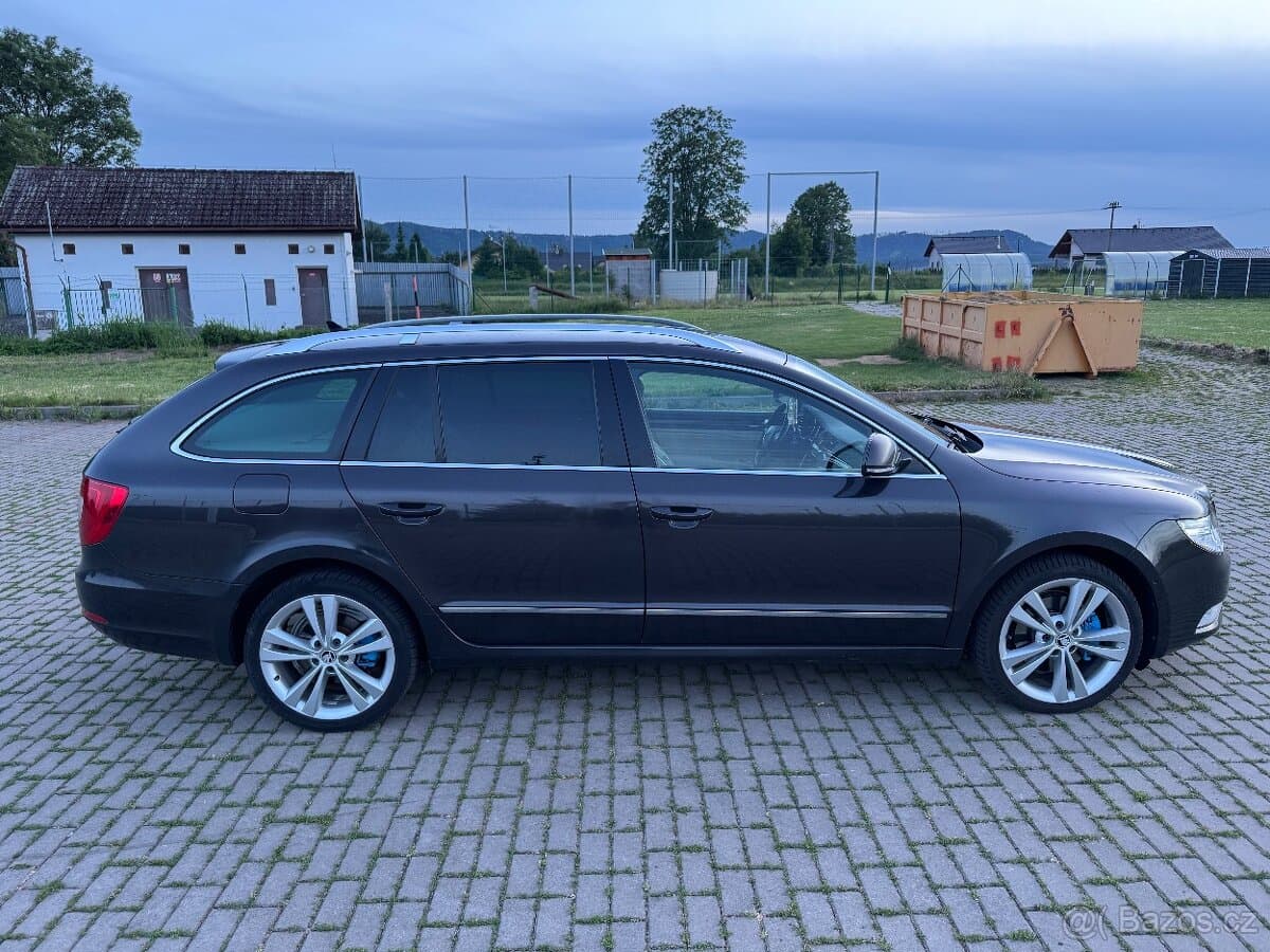 2011 Škoda SUPERB - 6