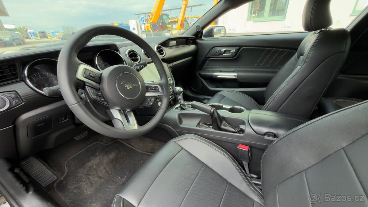 2017 Ford MUSTANG - 6
