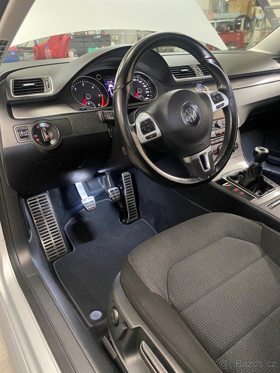 2012 Volkswagen PASSAT - 6