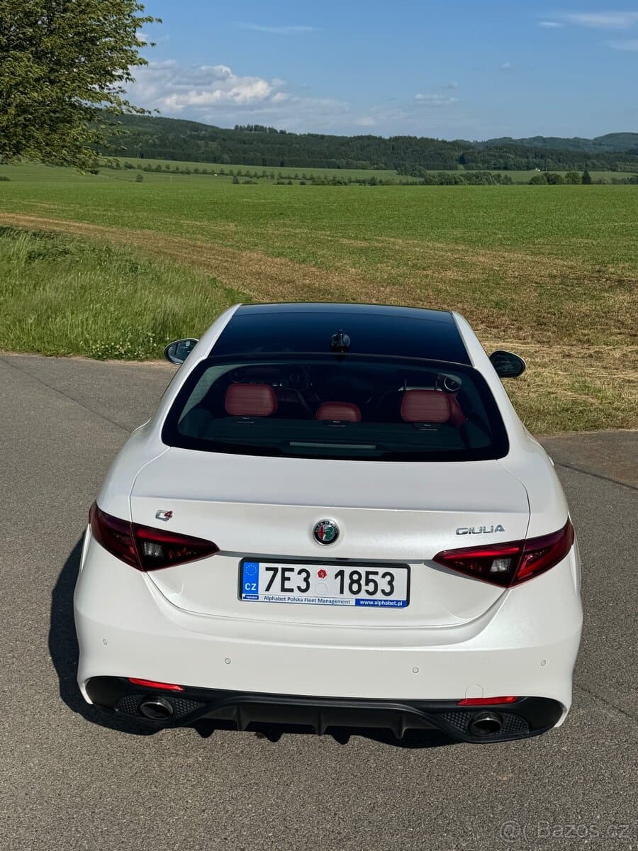 2018 Alfa Romeo GIULIA - 6