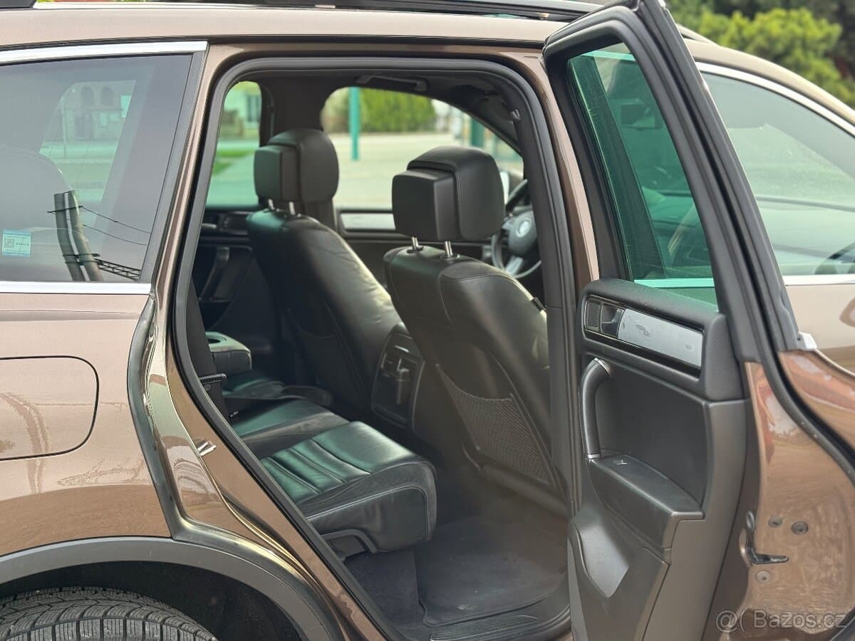 2011 Volkswagen TOUAREG - 6