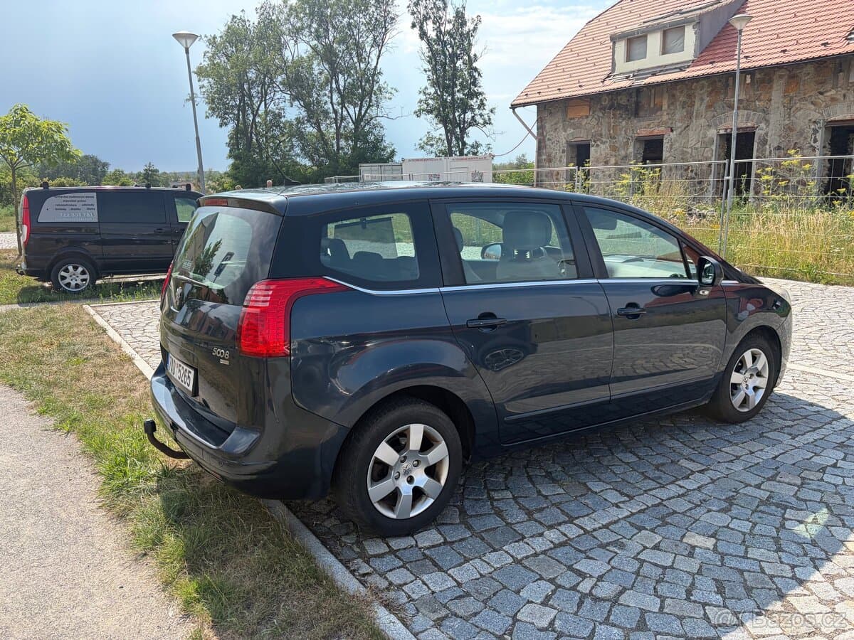 2012 Peugeot 5008 - 6