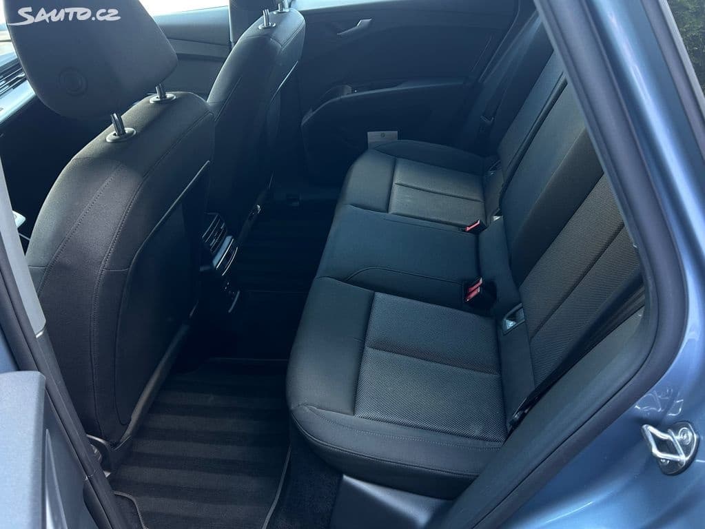 2022 Audi Q4 - 6