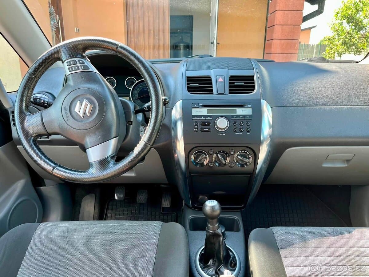 2010 Suzuki SX4 - 6