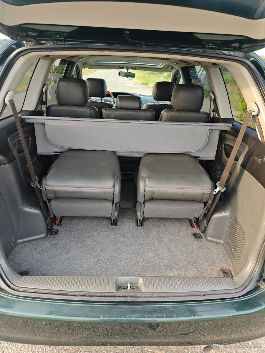 2004 Toyota PREVIA - 6