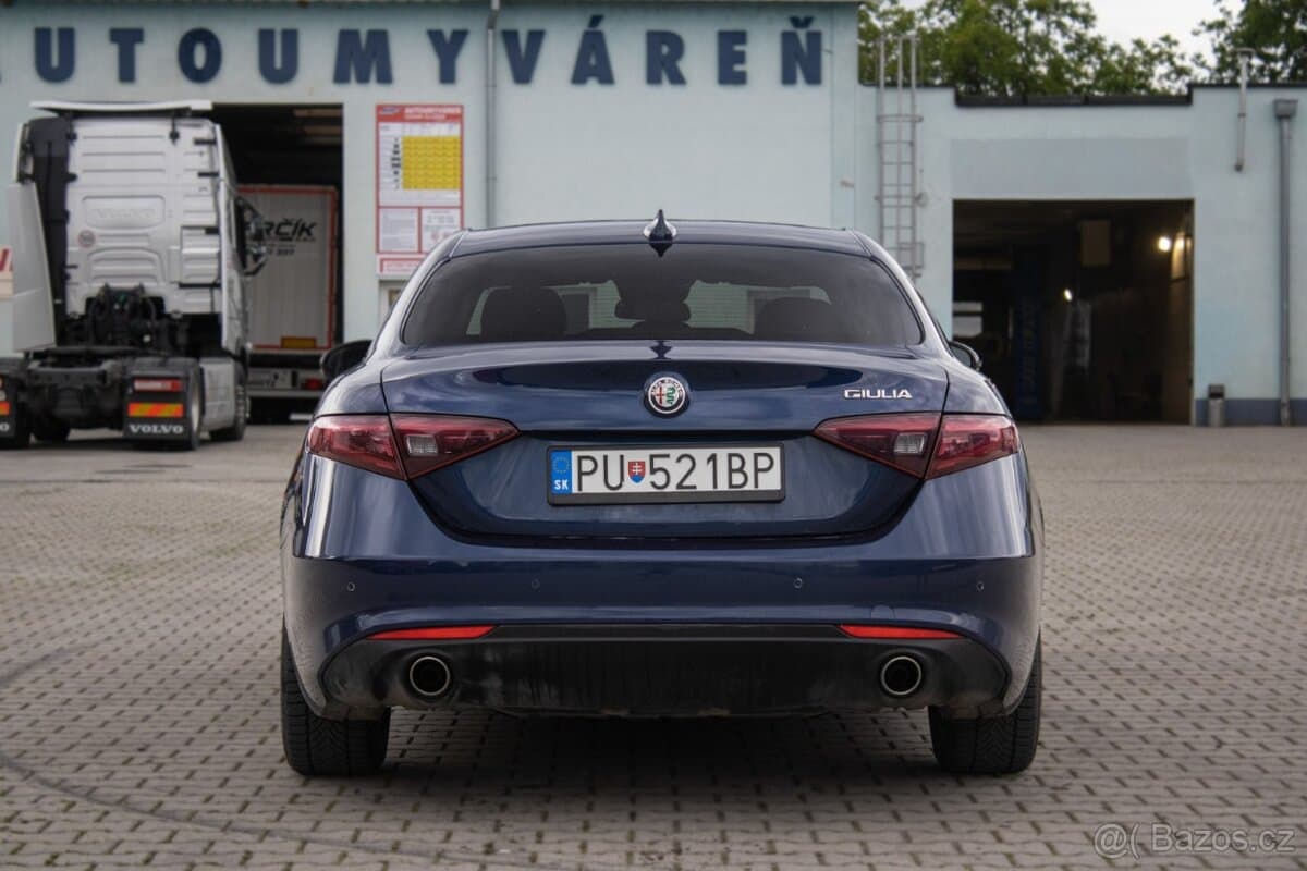 2017 Alfa Romeo GIULIA - 6