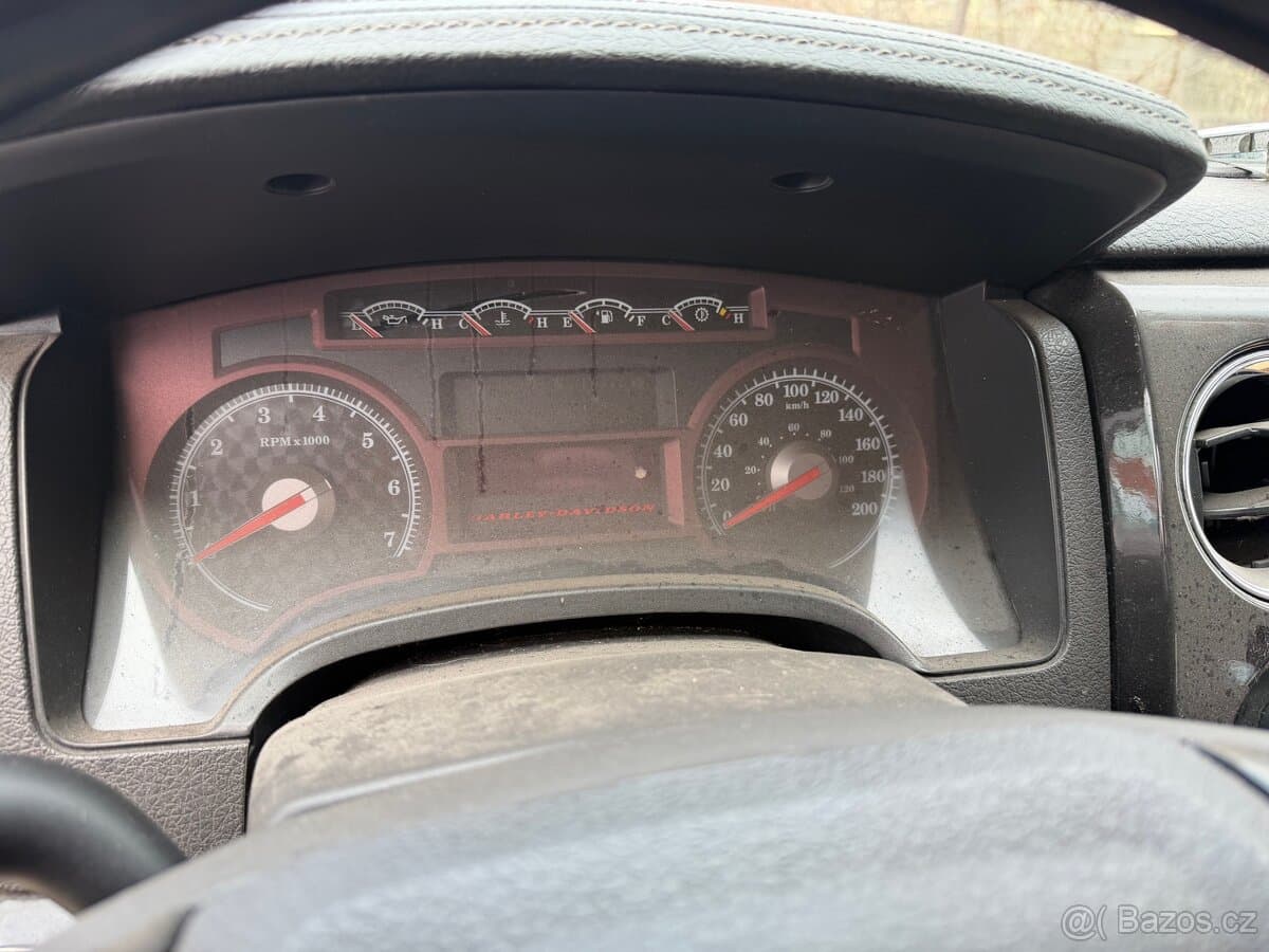 Ford F-150 - 6