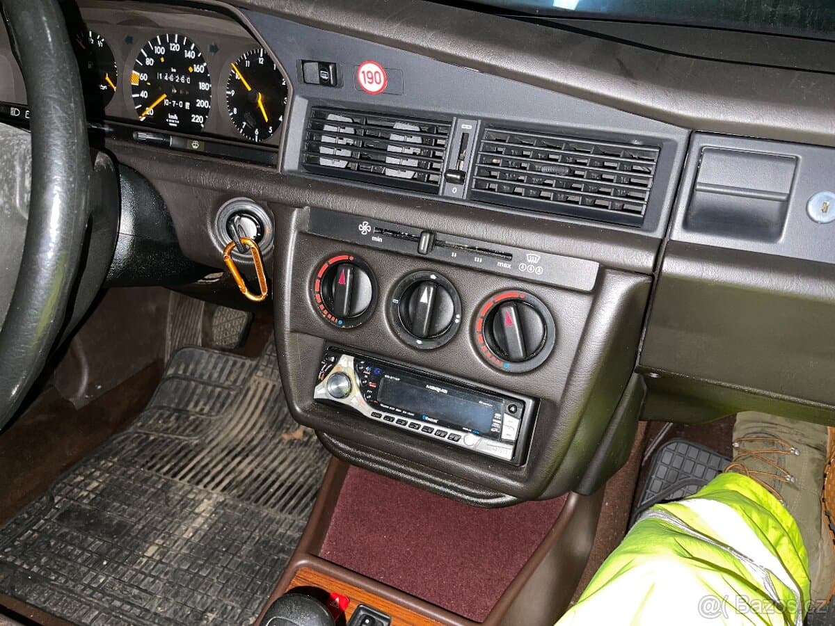 1992 Mercedes-Benz 190 - 6