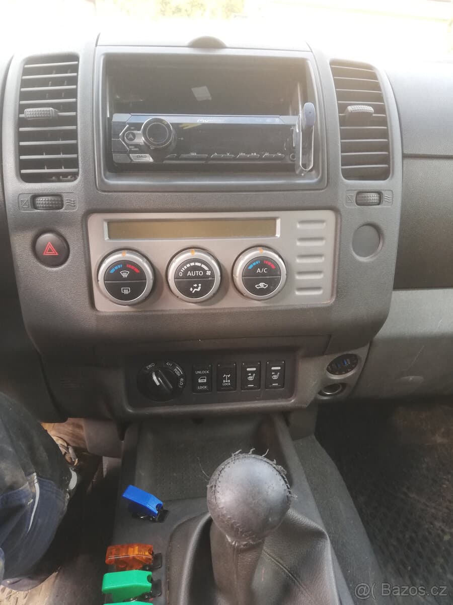2006 Nissan NAVARA - 6