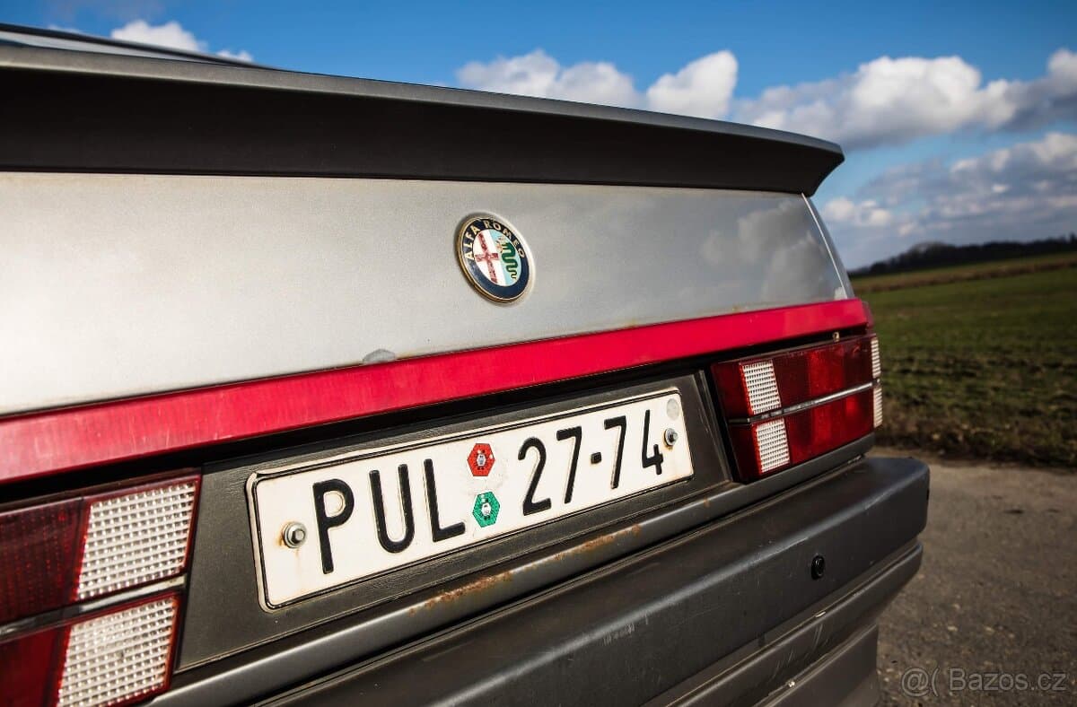 Alfa Romeo 75 - 6