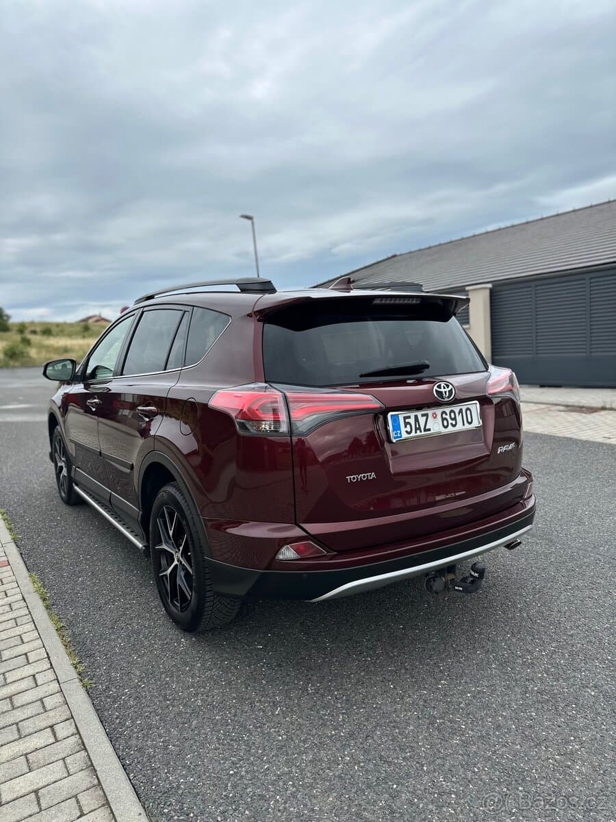 2017 Toyota RAV4 - 6