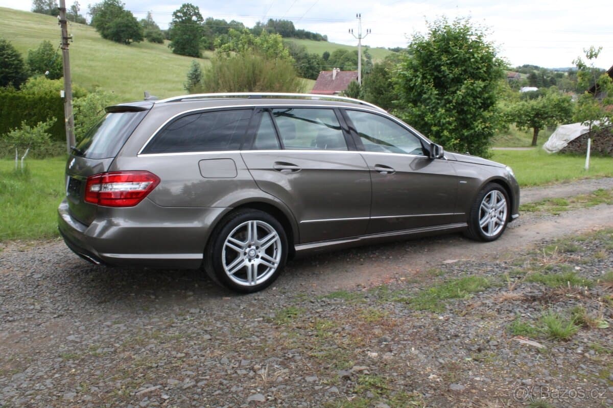 2010 Mercedes-Benz E-CLASS - 6