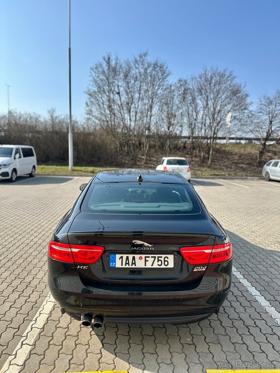2017 Jaguar XE - 6