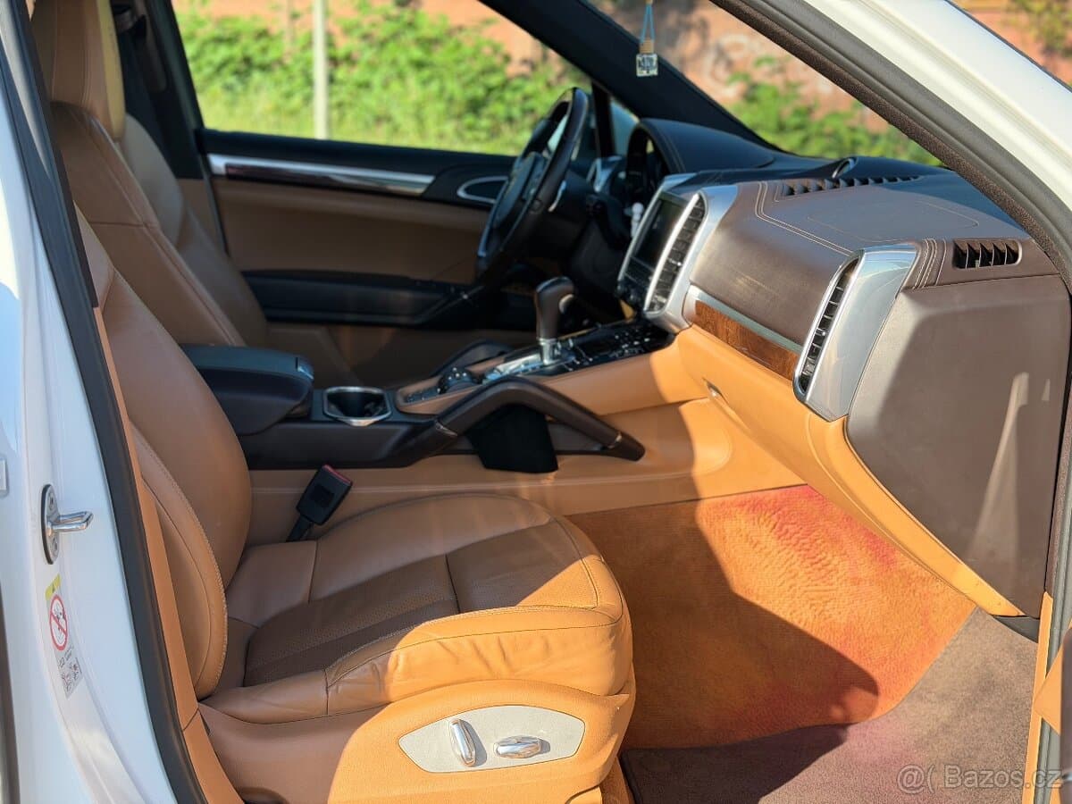 2012 Porsche CAYENNE - 6