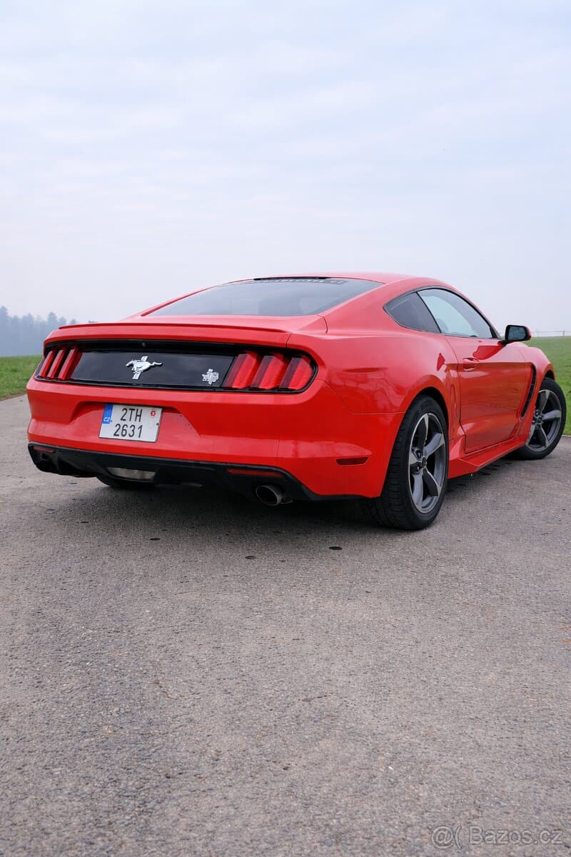 2017 Ford MUSTANG - 6