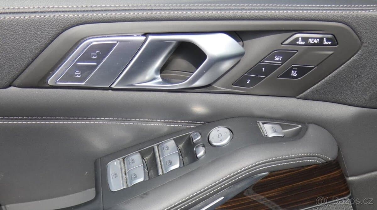 2021 BMW X7 - 6