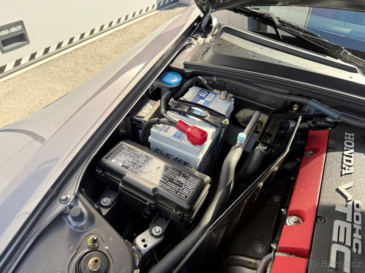 2004 Honda S2000 - 6