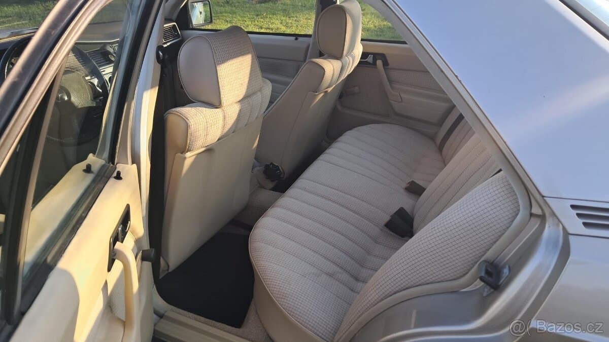 1987 Mercedes-Benz 190 - 6
