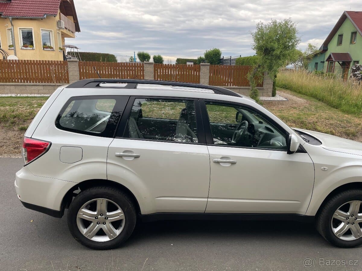 2011 Subaru FORESTER - 6