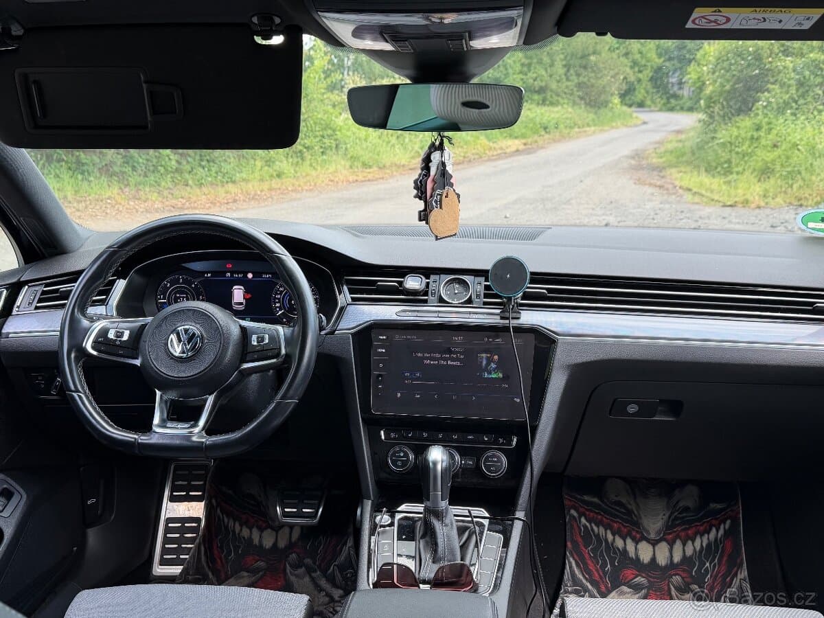 2019 Volkswagen PASSAT - 6
