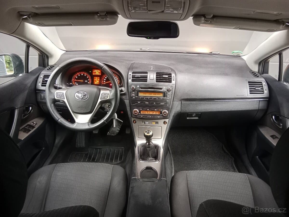 2010 Toyota AVENSIS - 6