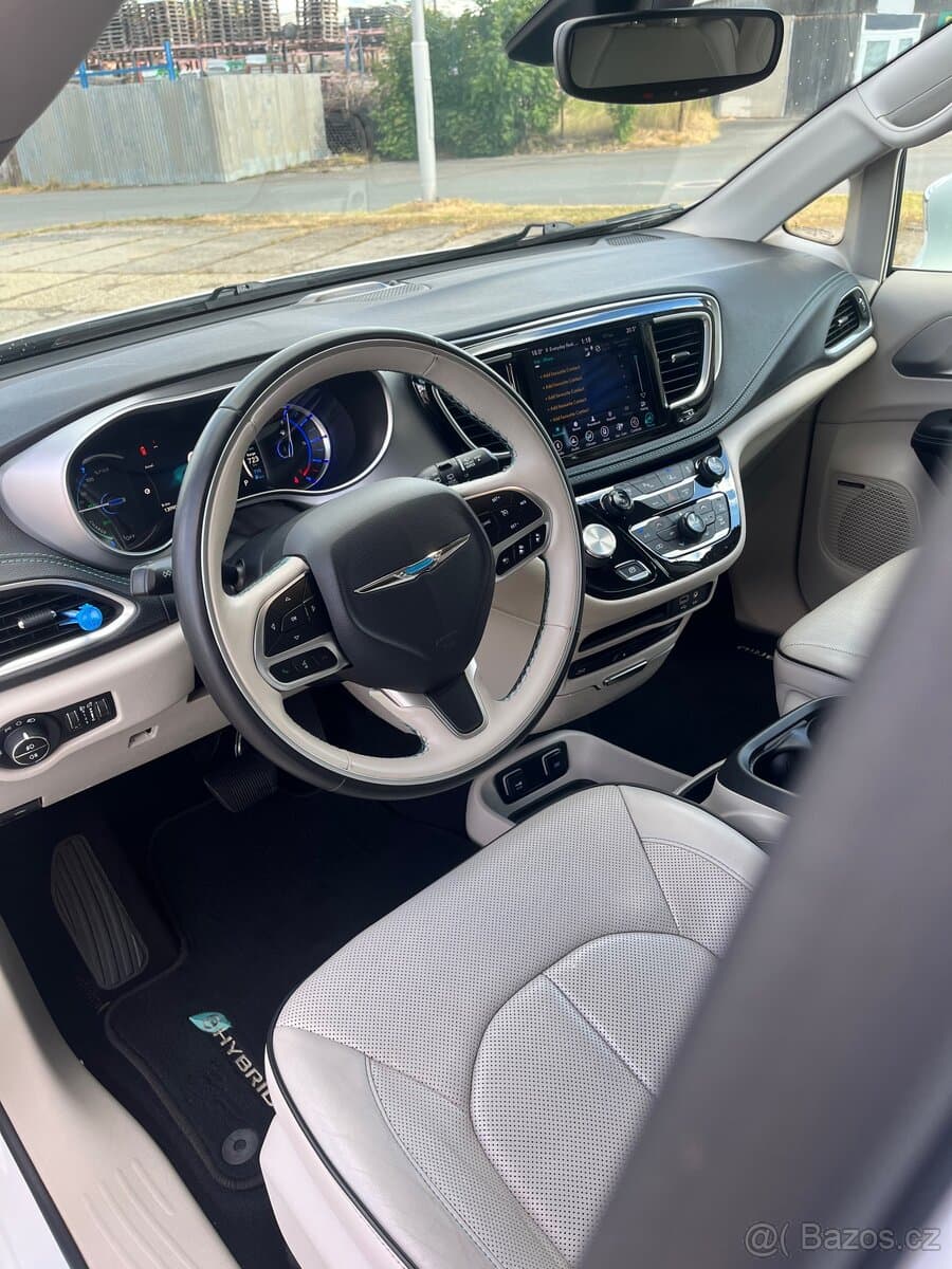 2018 Chrysler PACIFICA - 6