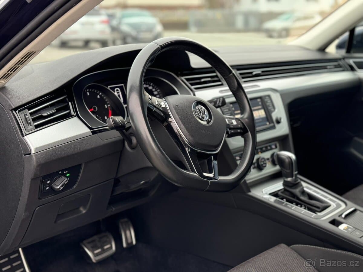 2016 Volkswagen PASSAT - 6