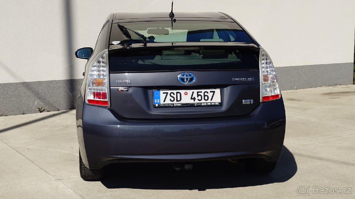 2011 Toyota PRIUS - 6