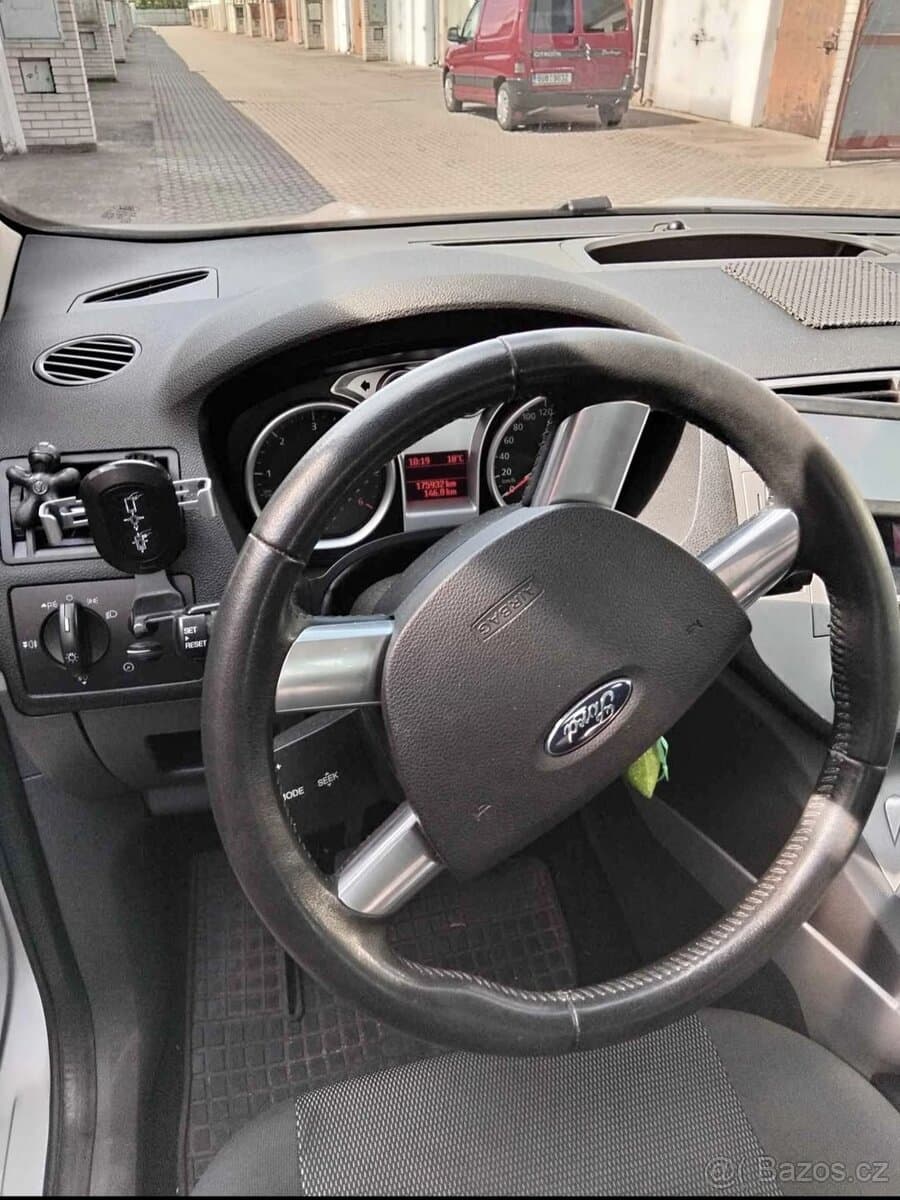 Ford KUGA - 6