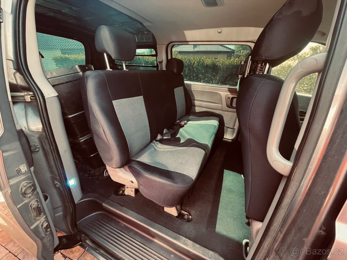 2009 Hyundai H-1 - 6